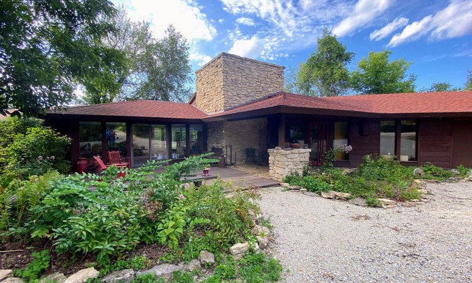 Spring Green House | Elegant country retreat near Spring Green w expansive views of Driftless Region