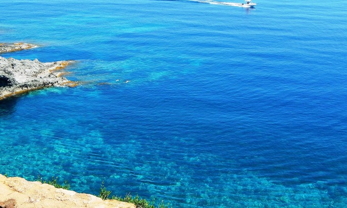 Pantelleria House | Elegant dammuso on the sea