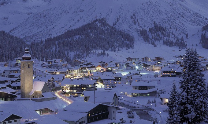 Lech am Arlberg Apartment | Elegant, fully furnished apartment - ski out/ski in