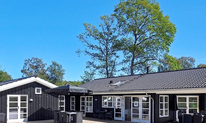 Femmøller House | Elegant Holiday Home in Ebeltoft with Sauna