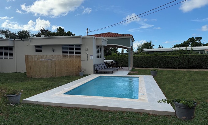 Bejucos House | Elegant Home with Pool and within 10 mins to beach, Airport, and Dining