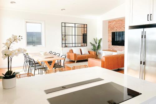 Wagga Wagga House | Elegant House Near Health Hub