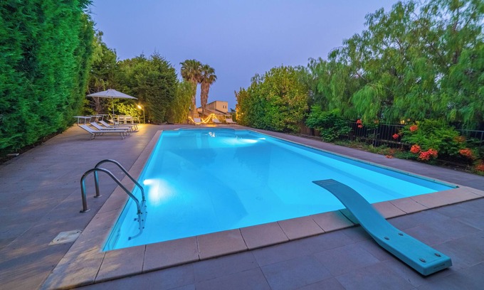 Pedara Villa | Elegant, in the town centre, private swimming pool, football pitch