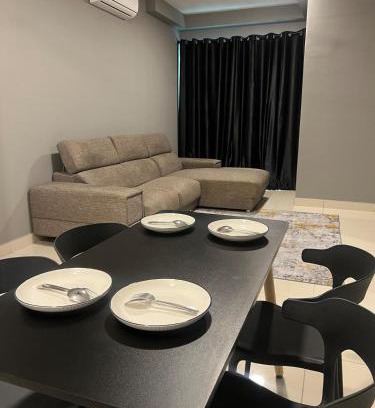 Sungai Buloh Apartment | Elegant Pool View Condo at Residensi Suasana Damai