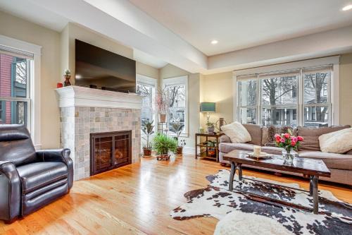 Saratoga Springs House | Elegant Saratoga Springs Stay Walk to Town, Track