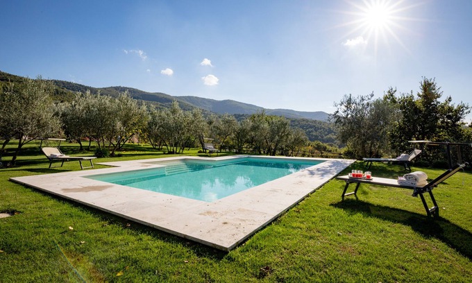 Pieve di Chio Villa | Elegant villa with private pool and wonderful views, relaxing and comfortable