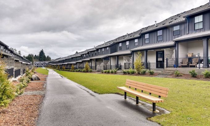 Pleasant Valley House | Elegant Vancouver Townhome - 18 Mi to Portland