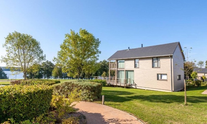 Froidchapelle Villa | Elegant Villa for 8 Guests