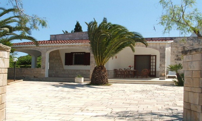 Villanova Villa | Elegant Villa at the Sea, with Air conditioning, 3 Bedrooms: Vacation in Puglia