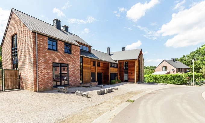 Bomal-sur-Ourthe House | Elegant Villa in Bomal