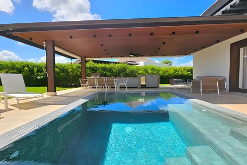 Punta Cana House | Elegante villa privada de 4 dormitorios con piscina y jacuzzi