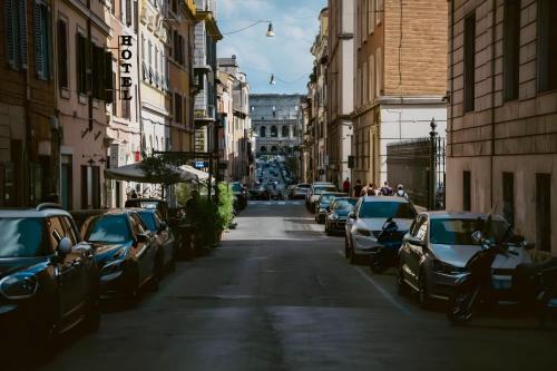 Repubblica Apartment | Elegantis Monti Penthouse With Private Terrace and Colosseum View