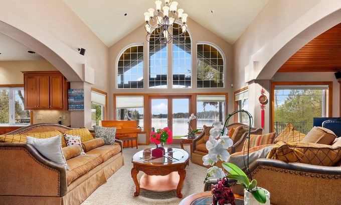 Fort Lewis House | Elephant Home/Private HUGE Lakefront home, Waterslide/boating/kayaking/fishing.