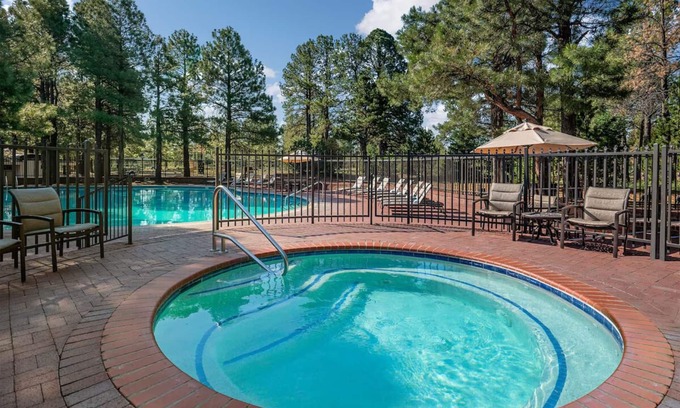Flagstaff Hotel | Elevated Flagstaff Experience: Luxurious Accommodations & Forest Tranquility