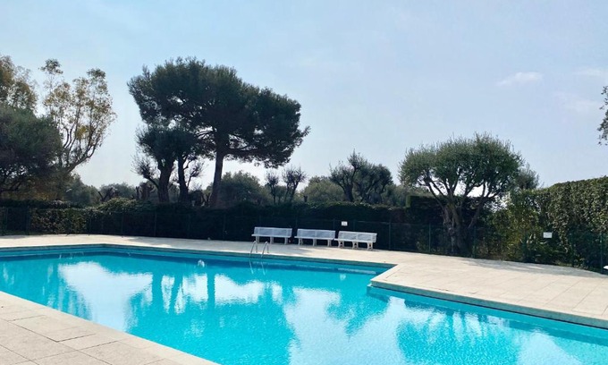 Roquebrune-Cap-Martin Apartment | Elia-parking-jardin-piscine-climatisation