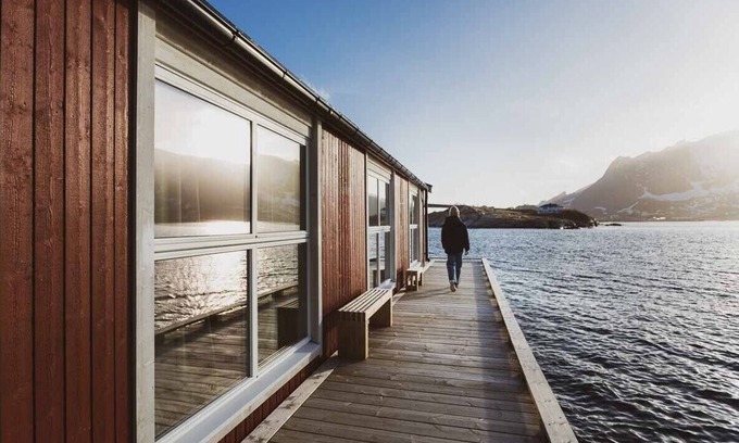 Hamnøya Hotel | Eliassen Rorbuer