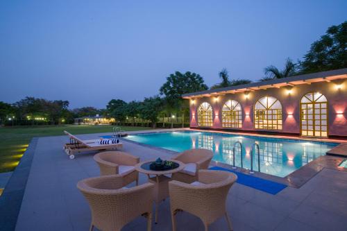 Gurugram Villa | ELIVAAS 6 BHK Farmhouse with Pvt Pool & Garden - Enchantia