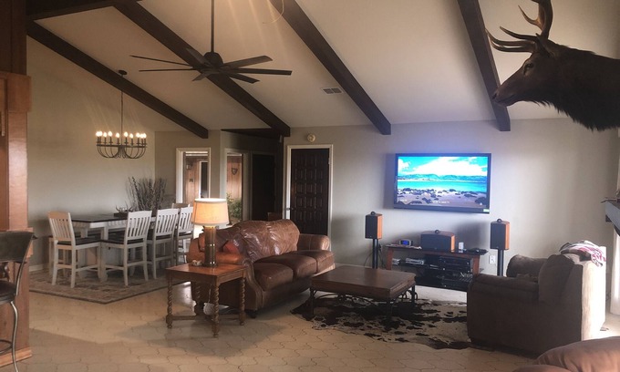 Bay Area House | ELK House in CC! 4 bedrooms 2 bath! Book now for Spring and Summer! Free Wi-Fi