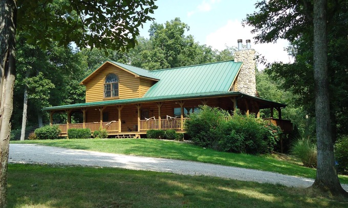 Shoals Cabin | Elk Ridge Ranch ~ Luxury Log Lodge ~ 5 Plus Bedrooms ~ 3 Fire Places