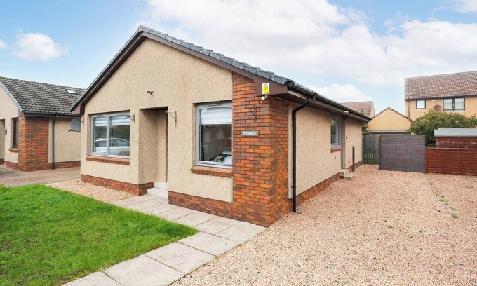Carnoustie Ski Chalet | Ellaburn - 3 Bed Detached House