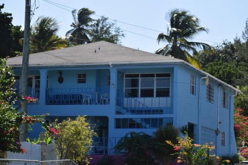 Seatons Village Apartment | Ellen Bay Cottages