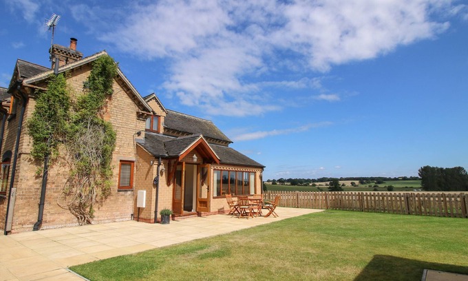 Ellenhall Cottage | ELLENHALL FARM COTTAGE, pet friendly, with open fire in Eccleshall
