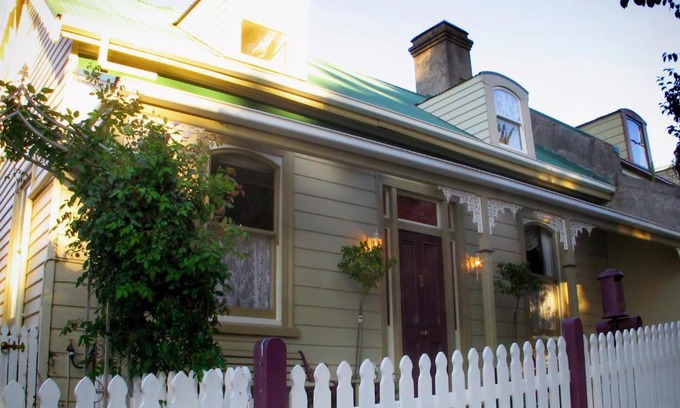 Launceston CBD House | Ellie's Place on City Park