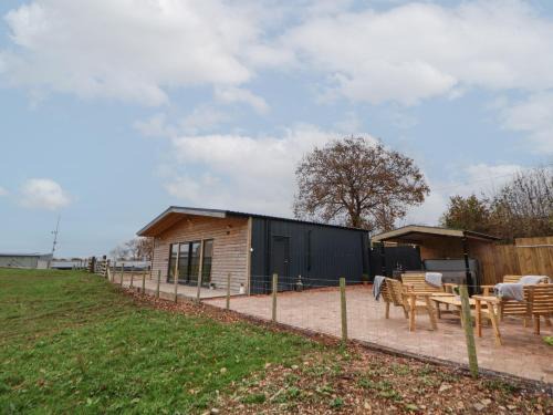 Ruthin House | Elliw