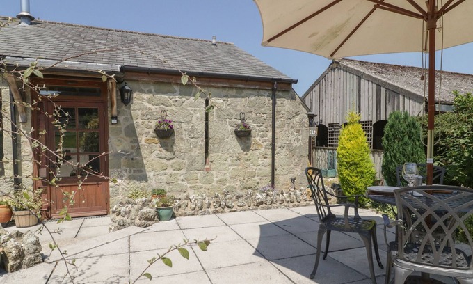 Ebbesborne Wake Cottage | ELM, family friendly, with a garden in Ludwell