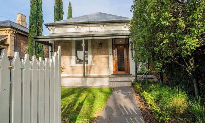 St Peters House | Elmstone House | Heritage Elegance Close to CBD