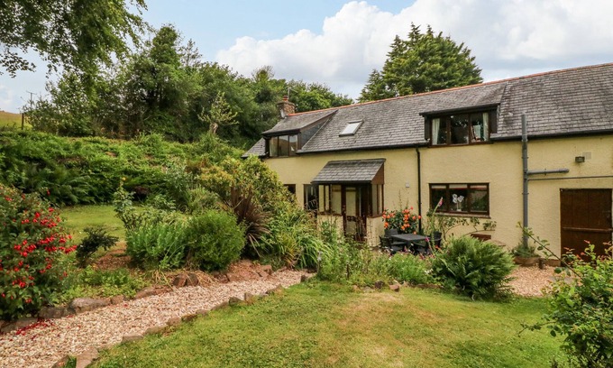 Horner House | ELSWORTHY FARM COTTAGE, pet friendly in Wootton Courtenay