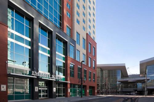 Downtown Denver Hotel | Embassy Suites by Hilton Denver Downtown Convention Center