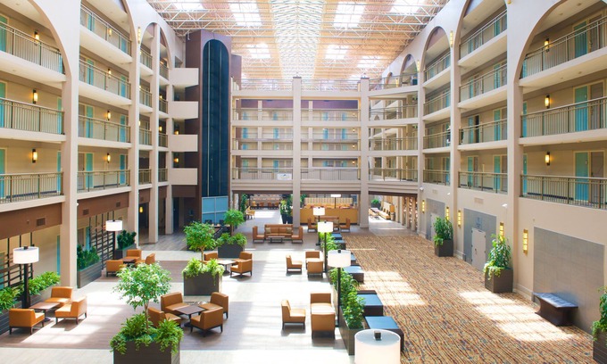 East Lake Hills Hotel | Embassy Suites by Hilton Seattle Bellevue