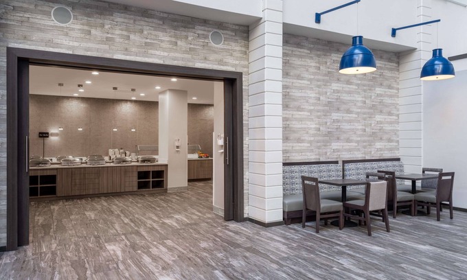 Hunt Valley Hotel | Embassy Suites by Hilton Baltimore Hunt Valley
