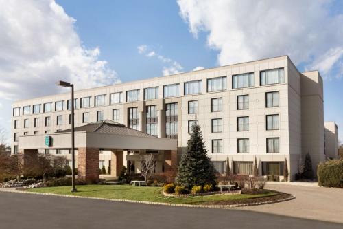 Piscataway Hotel | Embassy Suites by Hilton Piscataway Somerset