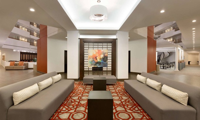 Linthicum Heights Hotel | Embassy Suites by Hilton Baltimore at BWI Airport