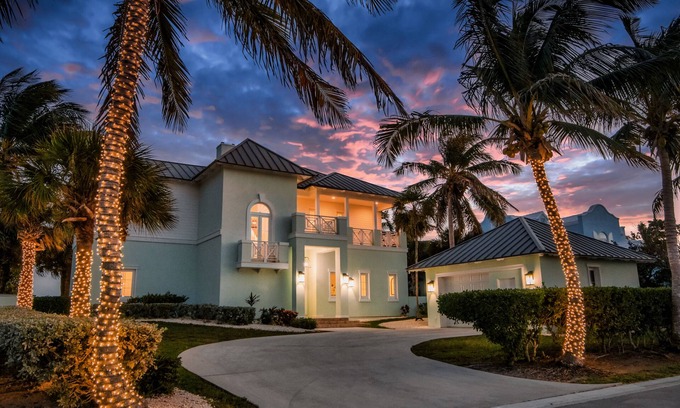 Rokers Point Villa | Emerald Escape Vacation Villa