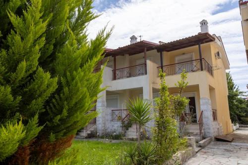 Siviri House | Emerald Family Maisonette