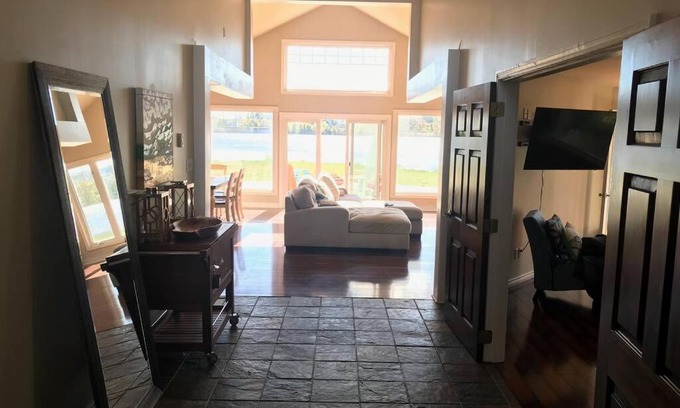 Barry's Bay Villa | Emilia's Return - 5 Acre Waterfront Estate w/Dock