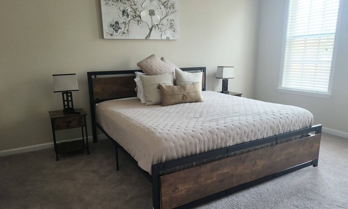 Collierville Apartment | Emma-Blue - 2 Bedrooms, 2 Bath, Garage and Pool