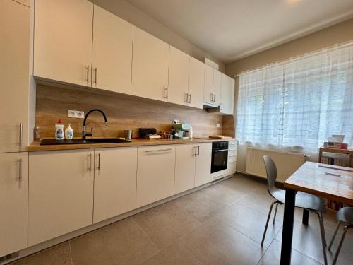 Torokor Apartment | Emma Casa Apartmant FREE Private Parking with EV supply availability