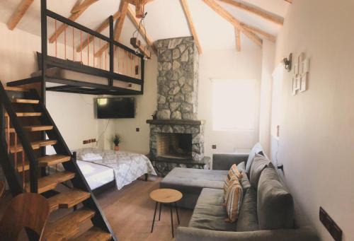 Sourpi House | Emmeleia's