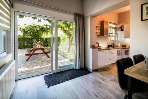 Tripi Apartment | Emmy's Guesthouse