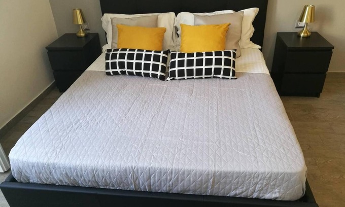 Naples City Centre Bed & Breakfast | EmyJo Central B&B