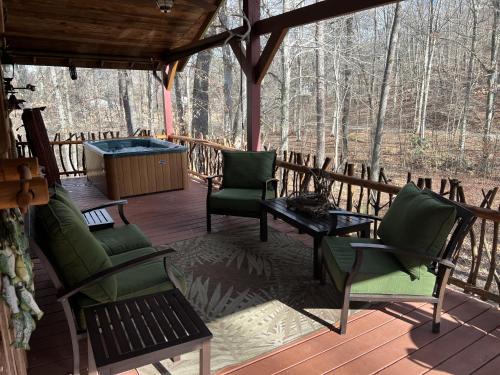 Newport House | Enchanted Cottage - 1 Bedrooms, 1 Baths, Sleeps 2 cabin