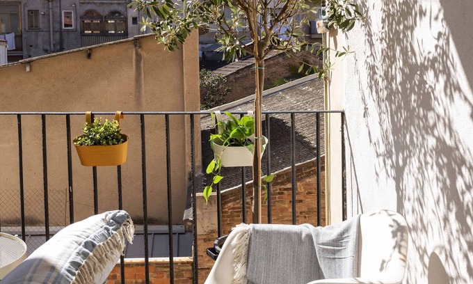 Sants Apartment | Enchanting 2 BR flat w/terrace | Plaça Espanya
