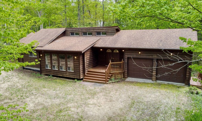 Sauble Beach House | Enchanting 3-Bedroom Cottage Surrounded By Nature Close To The Beach!