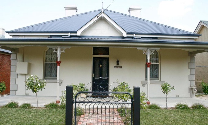 Bathurst House | Encore's Delkeith Cottage