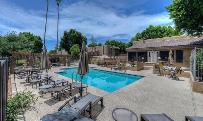 Arcadia Lite Condo | Endless CASAbilities at this updated, clean Arcadia condo