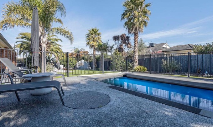 Mornington House | Endless Entertainment on the Coast - A Family Oasis